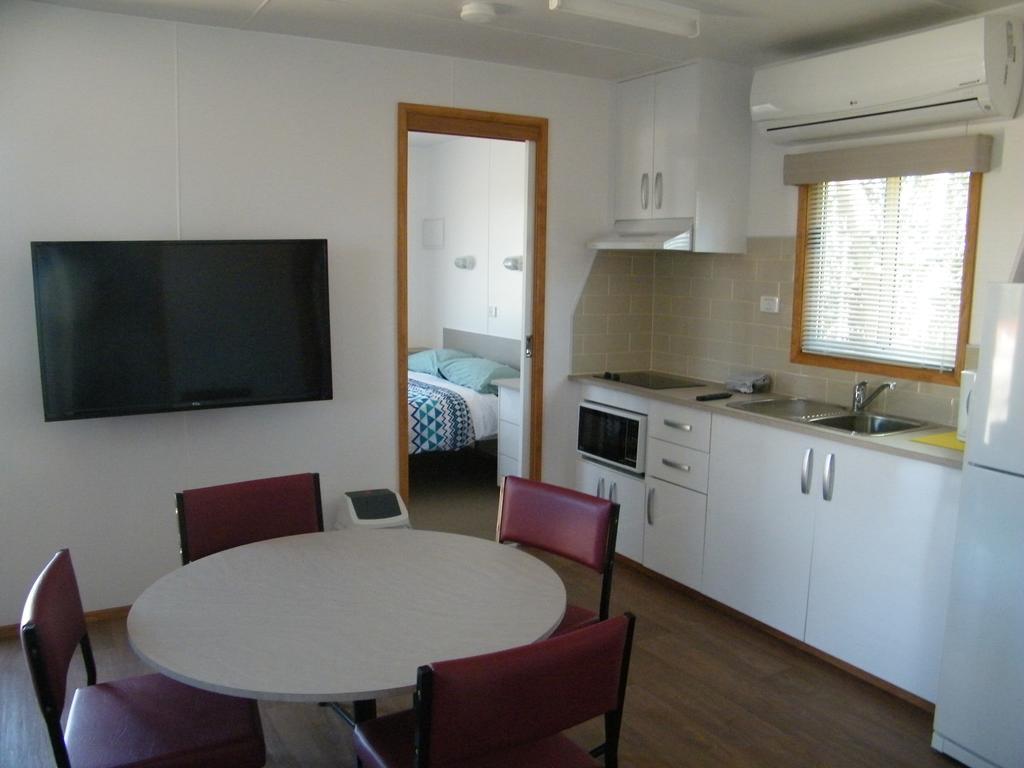 Bega Caravan Park Экстерьер фото